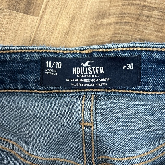 Hollister Ultra High-Rise Mom Short 3” Size 30 - Picture 4 of 5